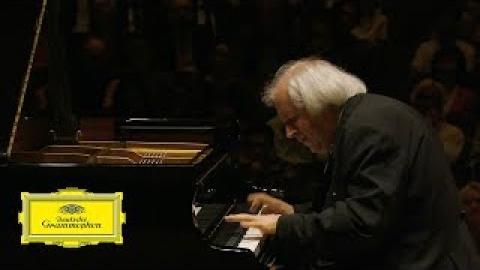 Grigory Sokolov: The Enigmatic Virtuoso Redefining Classical Piano